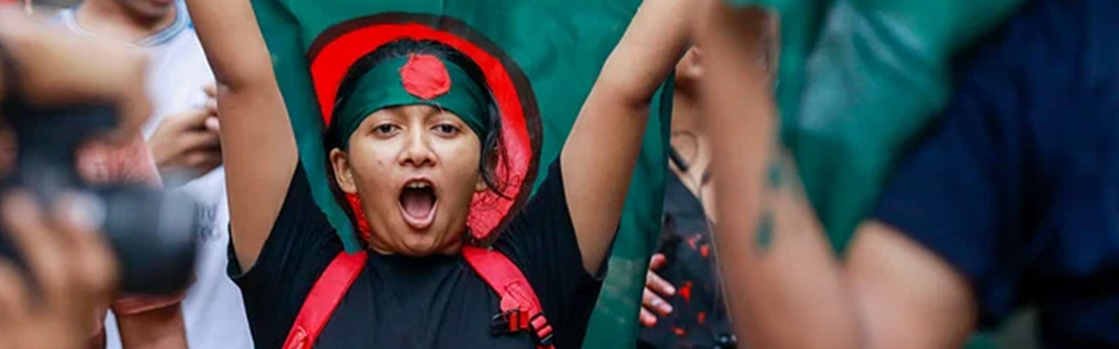 বুকের ভেতর অনেক ঝড়, বুক পেতেছি গুলি কর